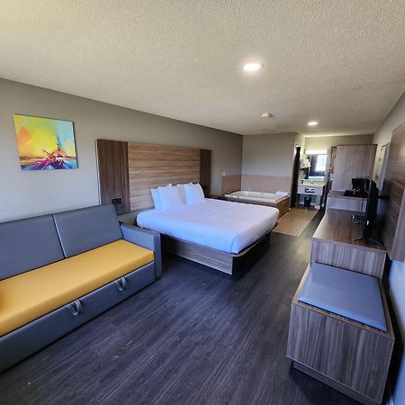 Super 8 By Wyndham Hayward Wi Motel Bagian luar foto