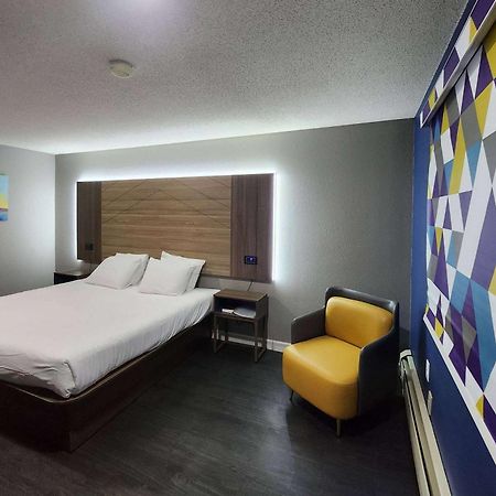 Super 8 By Wyndham Hayward Wi Motel Bagian luar foto