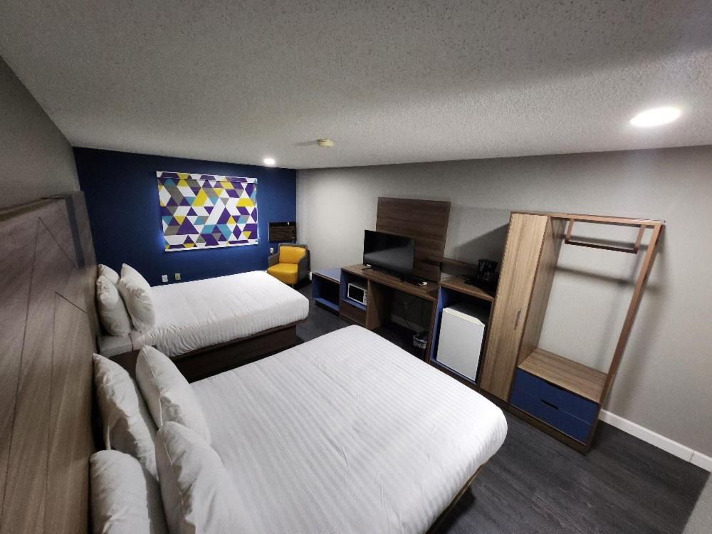 Super 8 By Wyndham Hayward Wi Motel Bagian luar foto