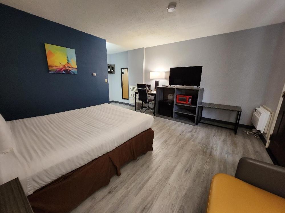 Super 8 By Wyndham Hayward Wi Motel Bagian luar foto