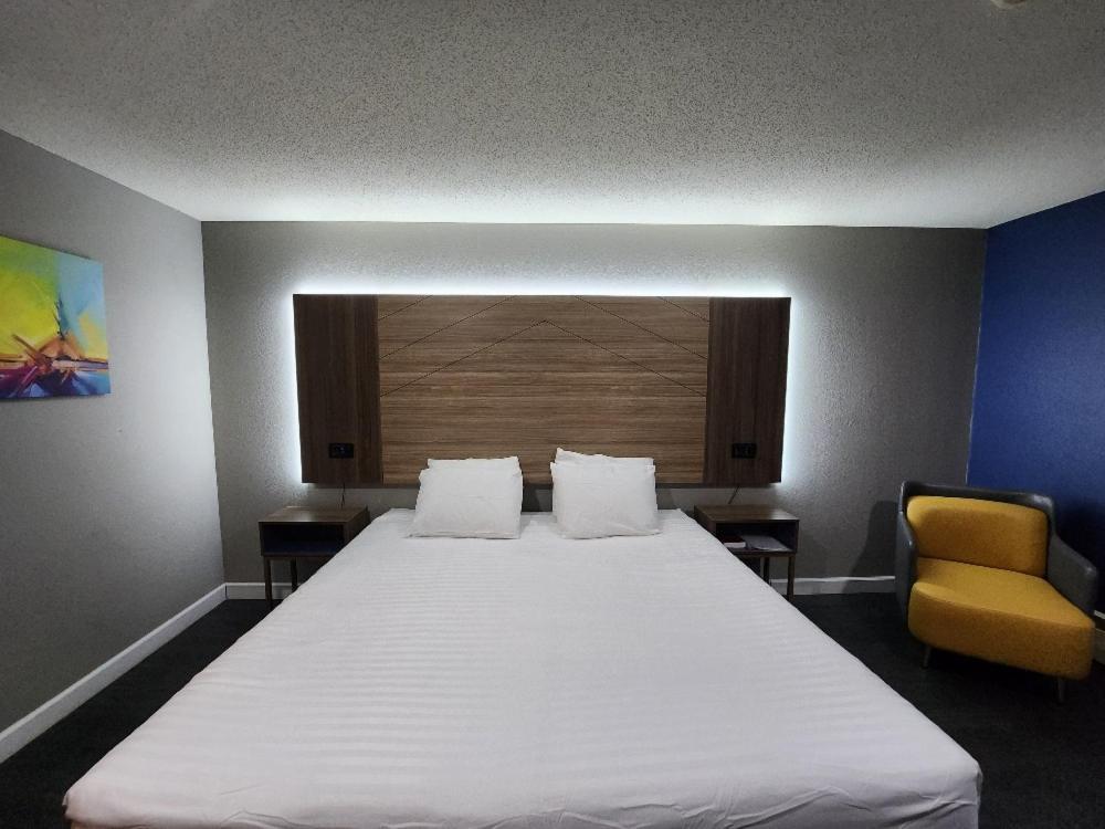Super 8 By Wyndham Hayward Wi Motel Bagian luar foto