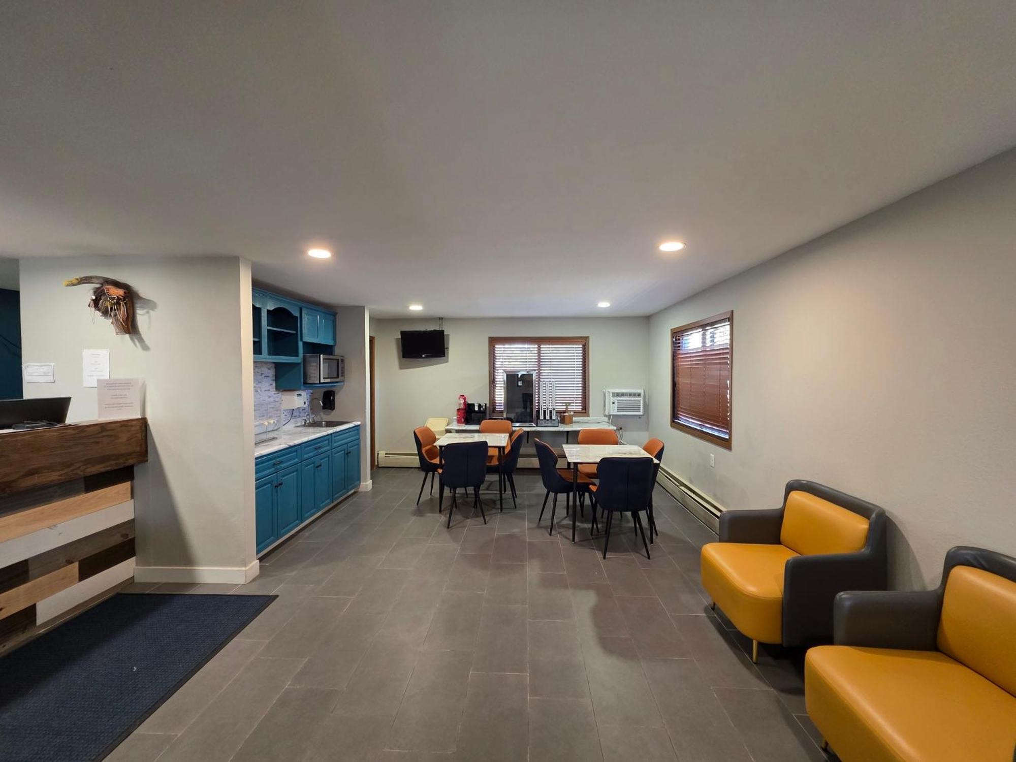 Super 8 By Wyndham Hayward Wi Motel Bagian luar foto
