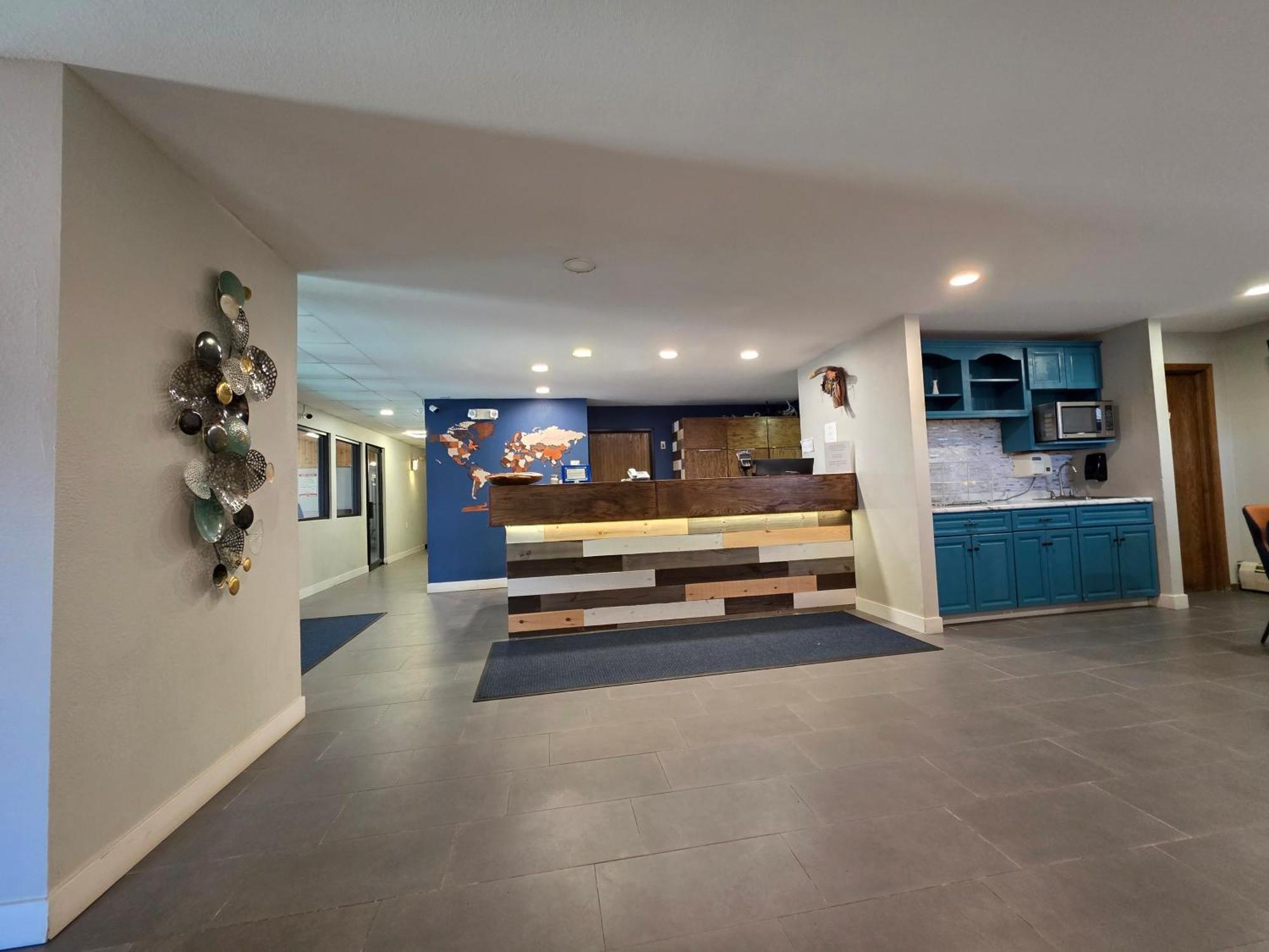 Super 8 By Wyndham Hayward Wi Motel Bagian luar foto