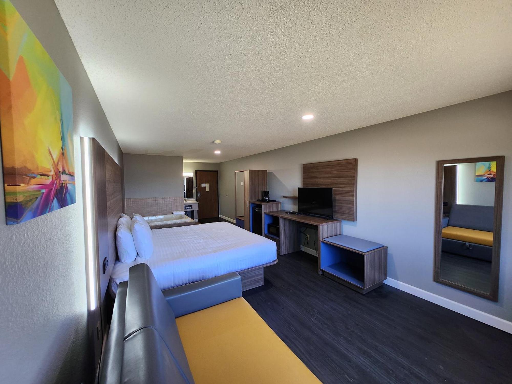 Super 8 By Wyndham Hayward Wi Motel Bagian luar foto
