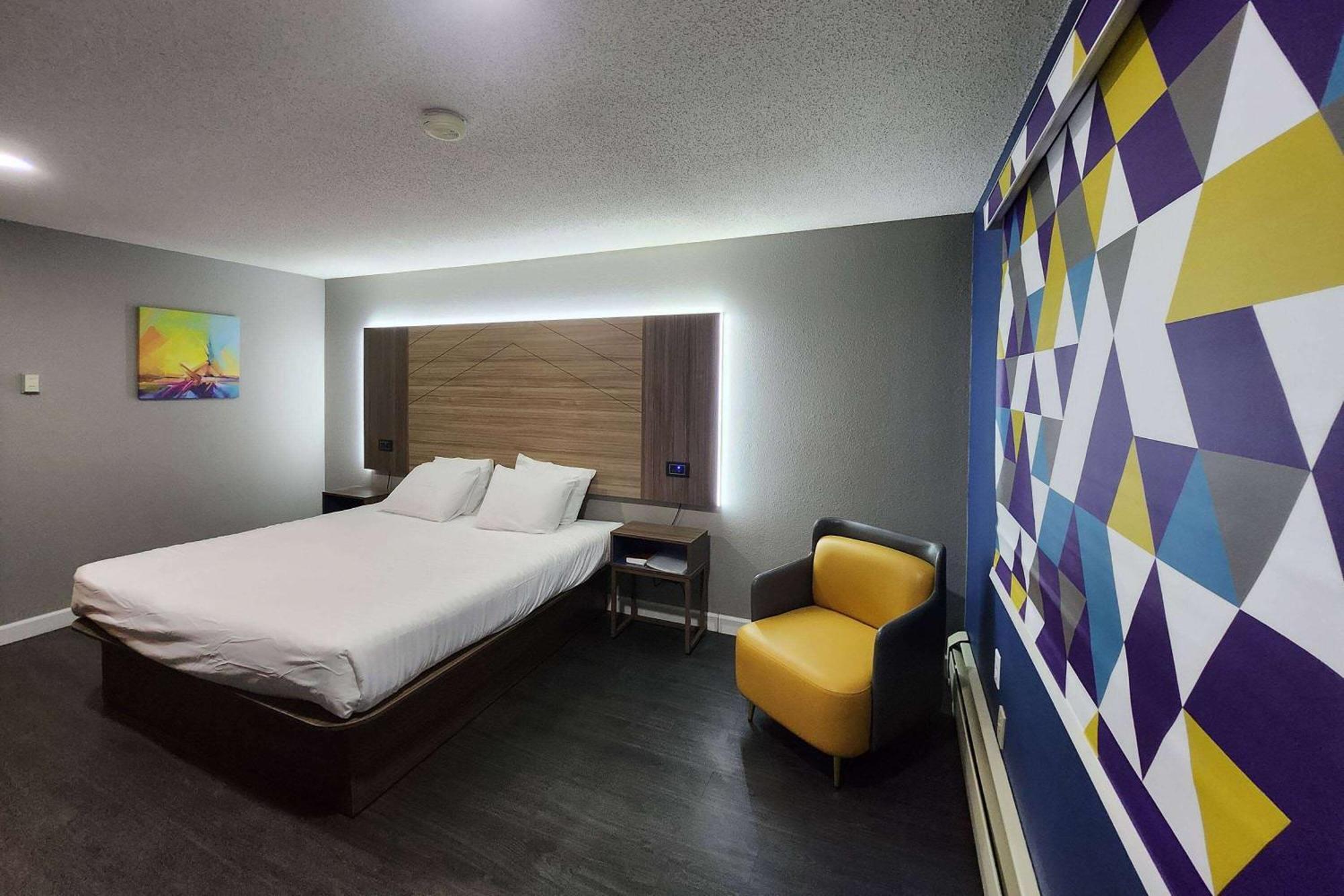 Super 8 By Wyndham Hayward Wi Motel Bagian luar foto