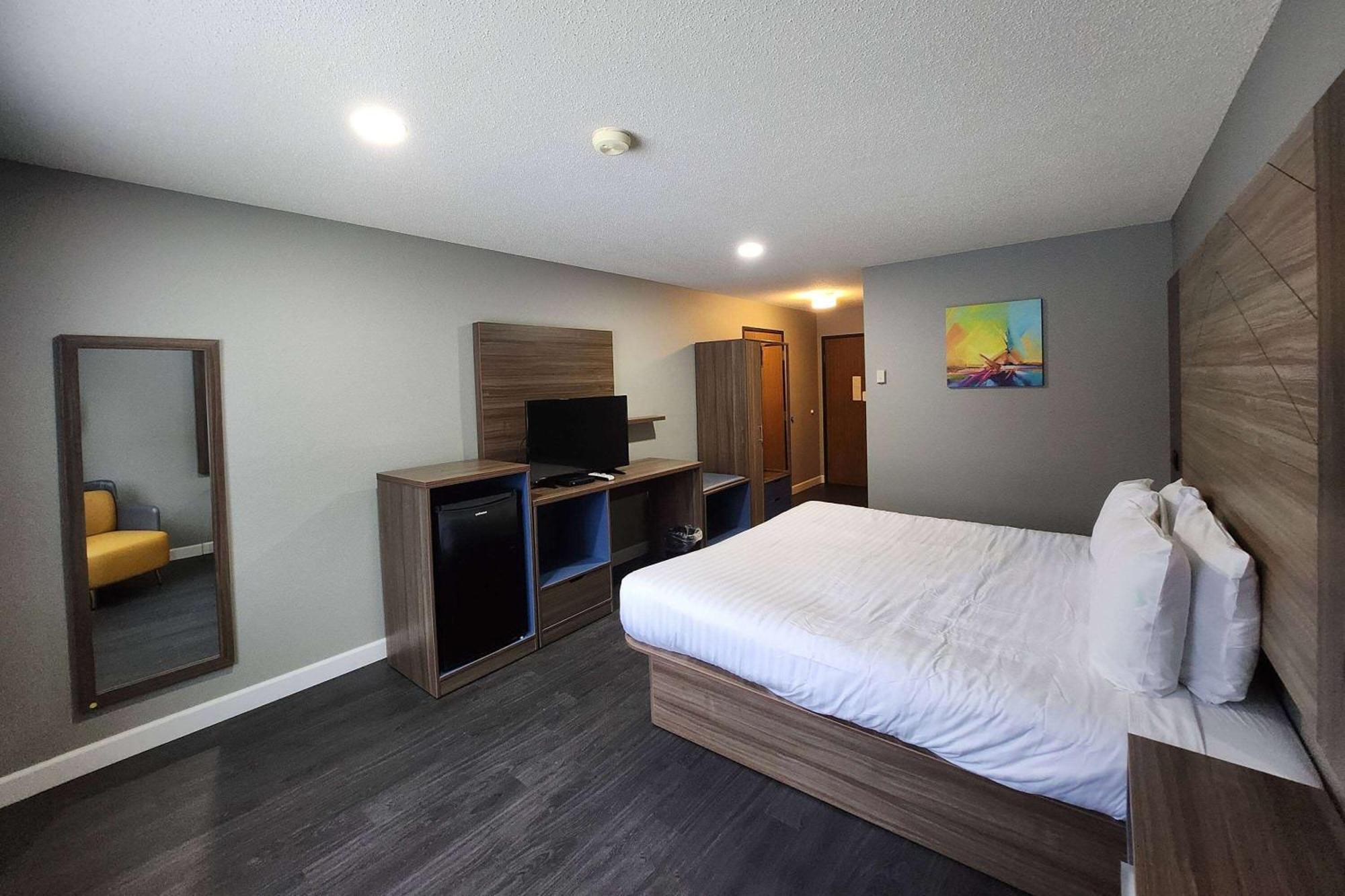 Super 8 By Wyndham Hayward Wi Motel Bagian luar foto