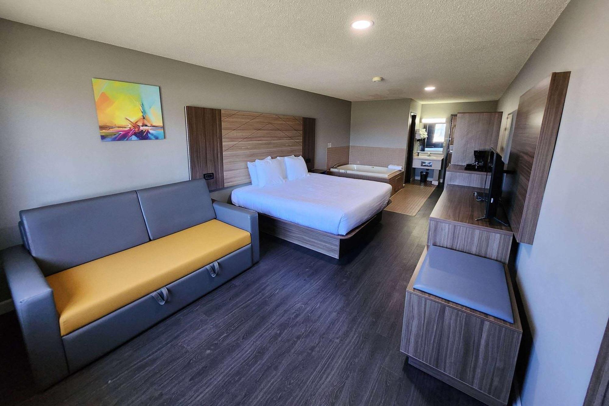 Super 8 By Wyndham Hayward Wi Motel Bagian luar foto
