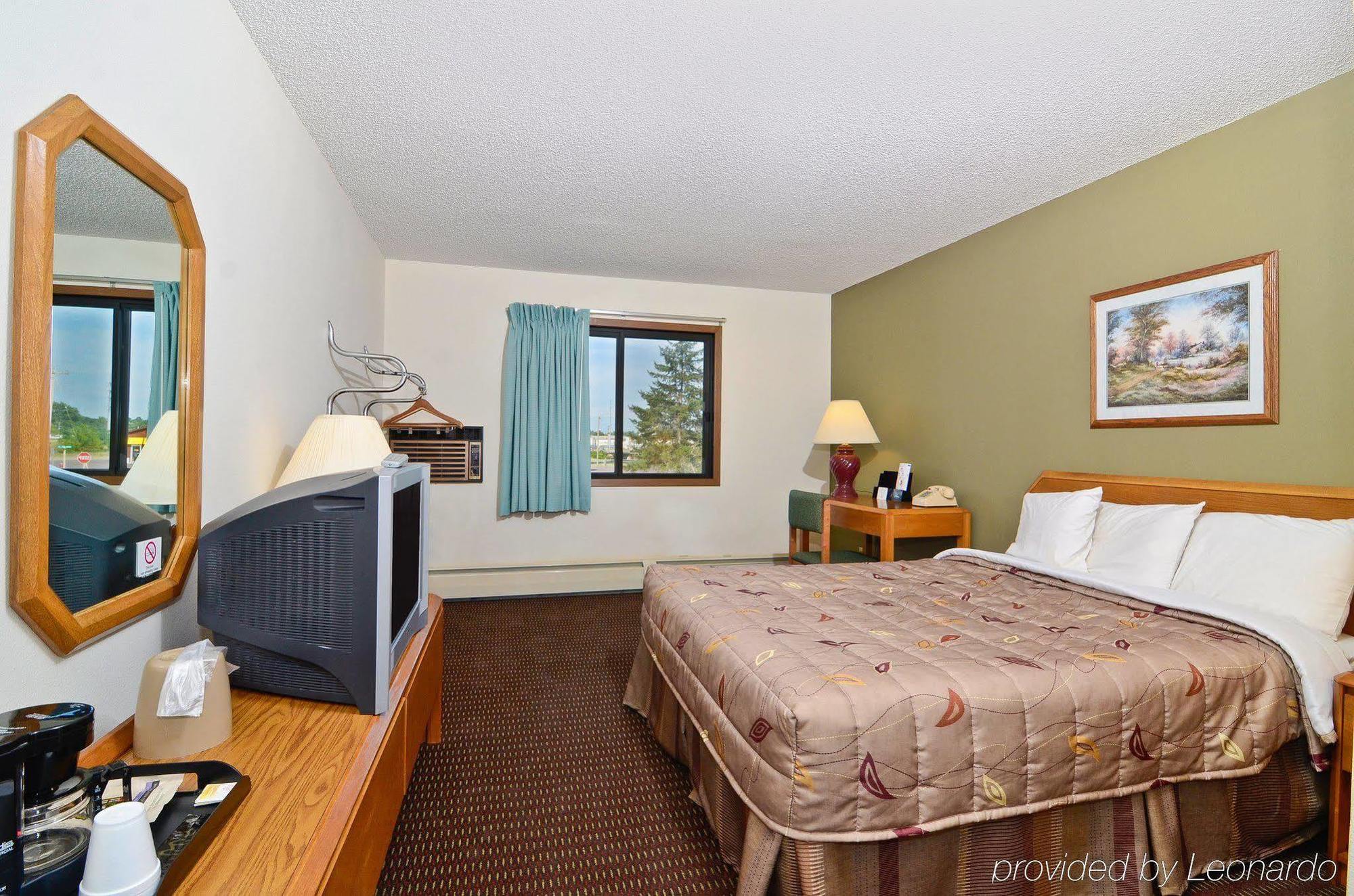 Super 8 By Wyndham Hayward Wi Motel Bagian luar foto